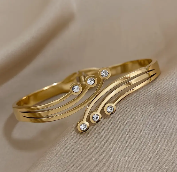 18K Gold-Plated Stainless Steel Curved Bracelet With Embedded Rhinestones,